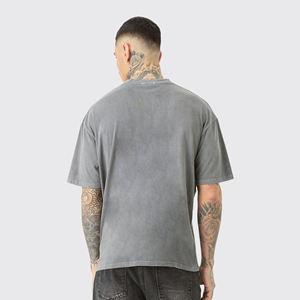 เสื้อยืดผู้ชายแฟชั่นสไตล์วินเทจ ล้างสีแบบแอซิดวอช พิมพ์ลายโลโก้ด้วยเทคนิค DTG ผ้าฝ้าย 100% แขนสั้น ทรงหลวม คุณภาพสูง สไตล์ฮิปฮอป - Product Image 5