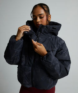 Abrigo de Invierno de Tela con Memoria, Transpirable, Impermeable y Ecológico, con Capucha y Cremallera Frontal con Logotipo, Venta al Por Mayor de Fábrica, Alta Calidad - Product Image 4