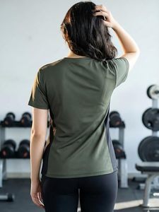เสื้อยืดออกกำลังกายสำหรับผู้หญิง แห้งเร็ว ระบายอากาศดี เหมาะสำหรับฤดูร้อน ออกแบบมาเพื่อการเล่นโยคะ ฟิตเนส และกีฬาต่างๆ - Product Image 4