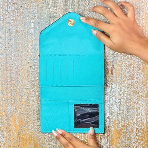 Cartera de Cuero Genuino de Primera Calidad para Mujer, Estilo Vaquero, con Diseño Floral Hecho a Mano, con Correa para la Muñeca, para Viajes y Organización - Product Image 2