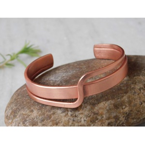 Bracelet magnétique artisanal en métaux mélangés pour le bien-être, bracelet magnétique thérapeutique avec design tressé - Product Image 6