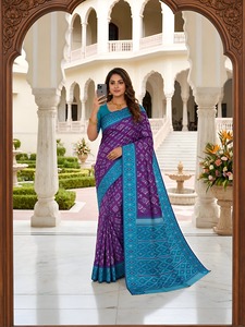 Sari Indio de Seda Tejida de Primera Calidad, Estilo Banarasi, Negro y Rojo, con Materiales Reciclados Tradicionales, Marca Leranath - Product Image 5