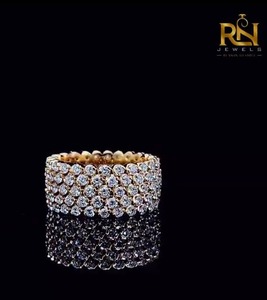 Bague Éternité à Cinq Rangs de Diamants de Laboratoire Couleur DEF Taille Brillant en Or Massif, Large Pavé, Bande Déclaration, pour Anniversaire et Mariage, Bijou Fin - Product Image 3