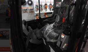 Mini-excavatrice Kubota neuve modèle KX033-4 – Poids : 7 200 lb, puissance du moteur : 23,9 CV - Product Image 4