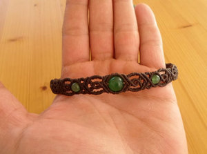 Collier en macramé fait main avec des perles de jade vert pour la vente en gros de bijoux - Product Image 3