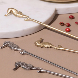 Juego de 6 agitadores de acero inoxidable con revestimiento de latón, agitadores de cóctel Juniper Brass - Product Image 4