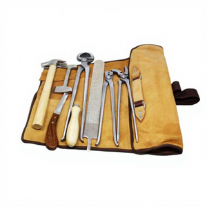 Juego de Herramientas Profesional de 8 Piezas Reutilizables para Herrador de Caballos, Ovejas y Ganado: Cortaúñas, Herramienta para Clavos, Extractor de Clavos, Cuchillo y Lima Premium - Product Image 3