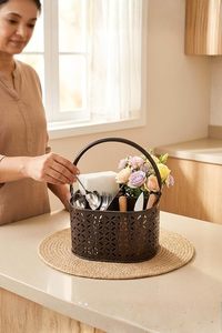 Cesta de Almacenamiento Ovalada de Metal con Asa, Diseño Rústico para Uso en la Cocina - Product Image 4