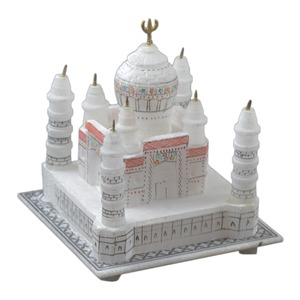 Escultura decorativa hecha a mano del Taj Mahal en mármol blanco para exhibir en la oficina y la sala de estar. - Product Image 1