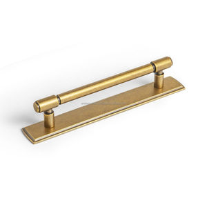 Poignée de meuble en métal moderne, conçue pour décorer élégamment les armoires de cuisine, les tiroirs et les placards. - Product Image 3