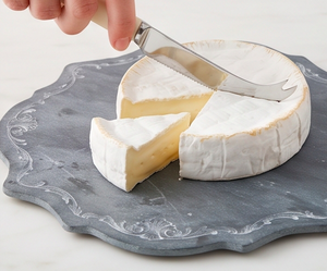 Cuchillo para Queso de Acero Inoxidable con Hoja Curva Dentada y Mango de Plástico Blanco Marfil, Herramienta Duradera para Queso - Product Image 6