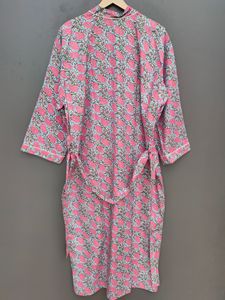 Bata Larga para Mujer con Estampado Floral, Ecológica, Transpirable, Manga Tres Cuartos, Azul Cielo y Rosa, Patrón Suave, Algodón Tejido, Informal - Product Image 5