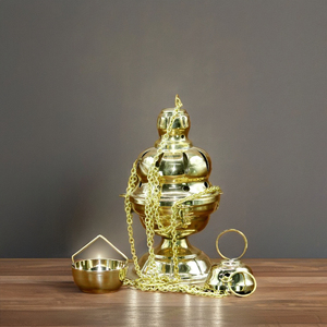 เตาเผาเครื่องหอมทองเหลืองทรงสวยทนทาน พร้อมสายโซ่ สำหรับใช้ในโบสถ์และที่บ้าน ขายส่ง กลิ่นมัสค์ กลิ่นหอมอโรมา ที่วางเครื่องหอมแบบอินเดียสำหรับพิธีกรรมทางศาสนา - Product Image 1