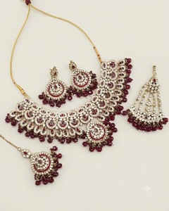 Crystal Beaded Pear Cut Gemstone Studded <b>Necklace</b> With <b>Earrings</b> Mang Tika <b>And</b> Pasa <b>Bridal</b> Jewellery <b>Set</b> For Wedding Manufacturer - Product Image 3