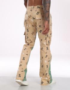 Pantalon cargo imprimé streetwear pour homme, motif lettres, denim évasé, coupe droite, poids moyen, style été - Product Image 2