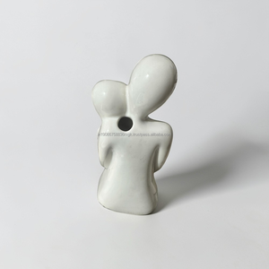 Moderna Escultura de Pareja de Novios en Cerámica Brillante, Jarrón Decorativo de 7.5 Pulgadas para el Hogar, Hotel o Mesa - Product Image 5