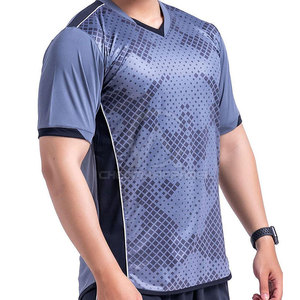 Vêtements de sport personnalisés durables et élégants, maillot de sublimation imprimé sur mesure, parfait pour les clubs, les équipes et les événements sportifs. - Product Image 3