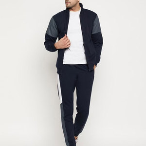 Chándal informal para hombre diseñado para brindar comodidad y flexibilidad Conjunto de chándales de poliéster suave y transpirable para actividades diarias de hombre - Product Image 5