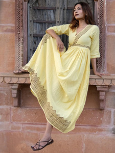 Vestido Anarkali de Algodón Chanderi Amarillo Limón para Mujer, Estampado a Mano, Elegante, Cuello en V, Mangas 3/4, Vestido Largo con Vuelo - Product Image 6