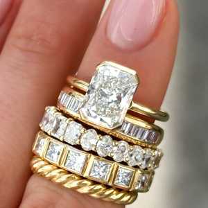Bagues de fiançailles solitaires minimalistes en or massif 10K/14K/18K avec diamant radiant de laboratoire de 3 carats serti clos, certifié IGI, pour mariage et demande en mariage - Product Image 4