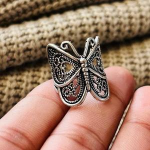 Anillo de latón con diseño de mariposa, estilo bohemio, plateado oxidado, filigrana tribal, insecto, vintage, naturaleza, joyería al por mayor para mujer, lo último en tendencia. - Product Image 6
