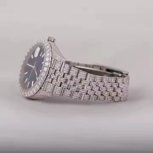 Reloj de lujo unisex de acero inoxidable con diamantes, movimiento de cuarzo analógico, caja redonda, cristal de zafiro, correa de 44 mm, cierre de mariposa. - Product Image 3