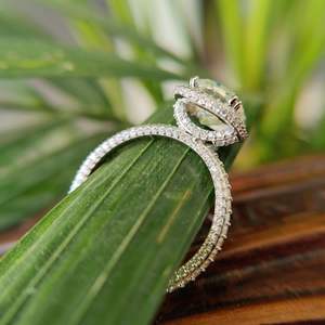 Anillo de Compromiso RITZIN RIH3340 con Moissanita Antigua, Anillo de Boda con Halo de Moissanita Único, Anillo de Oro Blanco para Mujer - Product Image 5