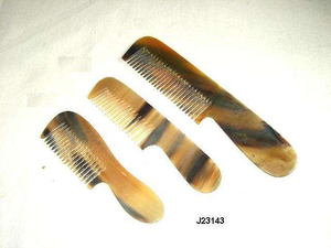 Peine de cuerno de búfalo pulido hecho a mano, regalos, artesanía de cuerno, peine con acabado pulido - Product Image 2
