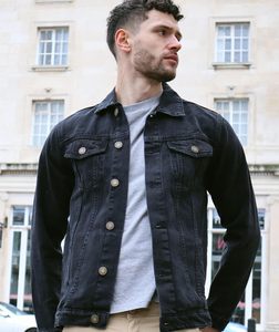 Veste en jean streetwear pour homme – Veste en jean bleue tendance pour homme, conçue pour la mode décontractée moderne et les tenues de tous les jours - Product Image 5