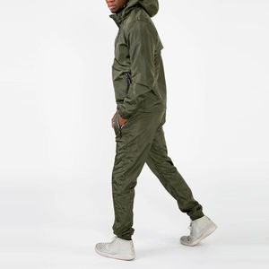 Conjunto de Chaqueta y Pantalones Cortos Deportivos Personalizados 2026 para Hombre y Mujer, Chaqueta Cortavientos de Poliéster con Cierre Completo y Pantalones Cortos de Nylon - Product Image 3