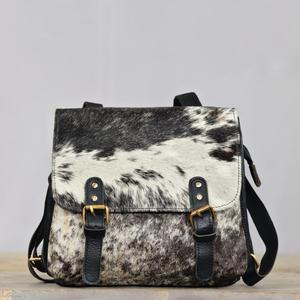 Mochila de cuero vacuno con detalles de estampado de leopardo y flecos, cierre de cremallera de forma cuadrada, capacidad media, para todas las estaciones - Product Image 2