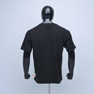 Camiseta de Algodón Negra con Logotipo HH, Personalizada, de Manga Corta, Cuello Redondo, Corte Holgado, Color Sólido, Estilo Casual, Logotipo Rojo en el Dobladillo Inferior - Product Image 2