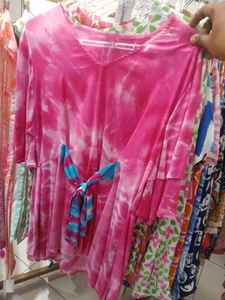 Blusa Elegante Vintage con Degradado Ombre Estilo Atardecer y Patrón de Estrellas, de Seda Satinada, de Lujo, Manga Larga, con Botones, Color Durazno, para Mujeres y Niñas - Product Image 4