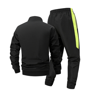 Conjunto deportivo impermeable reflectante para hombre, con chaqueta cortavientos con cierre y cuello alto y pantalones deportivos, 2 piezas. - Product Image 4