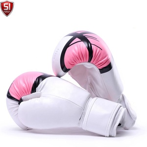 Guantes de Boxeo SUMROOS SI Negros y Dorados de Cuero con Correa de Muñeca Ajustable, Diseño Cómodo con Cordones, Equipo de Entrenamiento - Product Image 2
