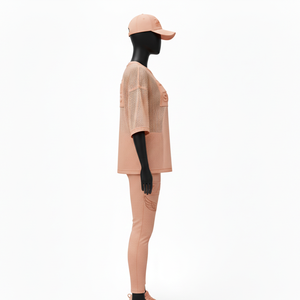 Conjunto de Camiseta Oversize de Malla para Mujer con Leggings Ajustados, Tejido Suave de Poliéster y Spandex 180 GSM, Paneles con Logotipo Personalizado Termoaplicado - Product Image 4