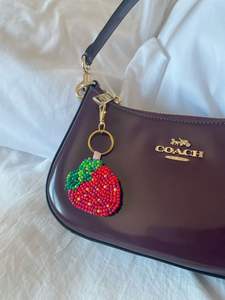 Porte-clés en perles de rocaille en forme de truite, avec fermoir mousqueton en métal doré, fait main, accessoire de sac, cadeau, en forme de poisson perlé - Product Image 6