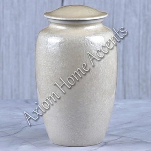 Sofisticada urna de cremación de aluminio con detalles artesanales Una hermosa urna de recuerdo de Axiom Home Accents - Product Image 2