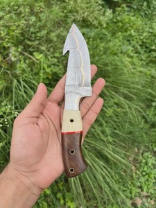 มีดล่าสัตว์เหล็กดามัสกัสแบบกำหนดเอง DIY OEM ใบมีดแบบ Fixed Blade พร้อมด้ามไม้ทรง Drop Point และปลอกหนัง - Product Image 4
