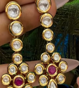 Pendientes de Moissanita Chapados en Oro de Calidad Premium, Estilo Tradicional Majestuoso y Brillante, Joyería de Moda para Bodas y Fiestas para Mujeres y Niñas - Product Image 2