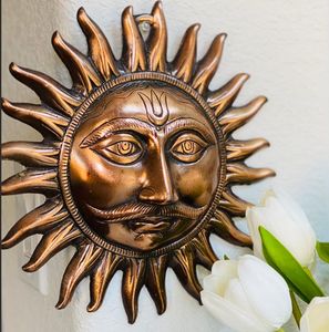 Décoration murale en métal Art Déco Heritage Surya pour Diwali, mariage, anniversaire et célébrations - Product Image 1