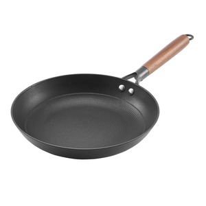 Sartén redonda antiadherente con mango de madera, revestimiento de PTFE para cocina de inducción, solo lavar a mano. - Product Image 1