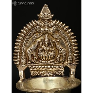 Gajalakshmi Diya เล็ก4นิ้วทำด้วยมือทำจากทองเหลืองของตกแต่งบ้านผลิตในอินเดีย - Product Image 1