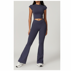 Conjunto de Yoga de 2 Piezas Azul Claro, Top Corto Deportivo, Pantalones Cortos de Cintura Alta, Poliamida Sin Costuras, Compresión, Cintura Elástica - Product Image 6