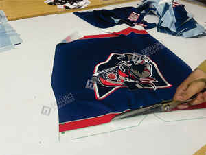 Jersey de Hockey sobre Hielo Transpirable de Alta Calidad al por Mayor, Ropa Deportiva Personalizable para Equipos, 100% Poliéster con Logotipo y Precio Personalizados - Product Image 5