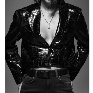 เสื้อแจ็คเก็ตมอเตอร์ไซค์ผู้หญิงแบบครอป แขนยาว สำหรับฤดูหนาว ระบายอากาศได้ดี ทำจากหนัง PU  แบบเบลเซอร์  ปิดด้วยซิป  หนังวัว  บุขนแกะ - Product Image 5