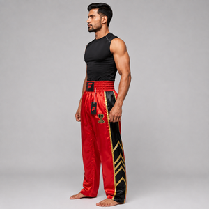 Pantalon de kick-boxing respirant fabriqué avec un tissu de qualité supérieure, assurant confort, confiance et liberté de mouvement au quotidien. - Product Image 3