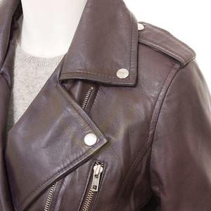 แจ็คเก็ตหนังผู้หญิงคุณภาพสูงขายส่ง แจ็คเก็ตหนังมอเตอร์ไซค์สำหรับผู้หญิงแบบเย็บติดกัน ระบายอากาศได้ดี เหมาะสำหรับฤดูหนาว - Product Image 4