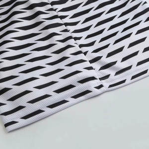 Uniformes de Baloncesto al Por Mayor a Precio Económico, Color Personalizado, Impresión por Transferencia de Calor, Absorción de Humedad, Uniformes de Baloncesto Personalizados para Equipos - Product Image 6