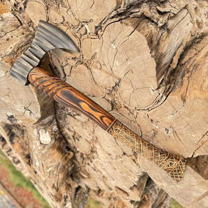 ขวานไวกิ้งนอร์ดิกเกรดอุตสาหกรรม พร้อมหัวขวานลายสลัก ด้ามจับหุ้มหนัง และด้ามไม้สไตล์เรโทร - Product Image 1